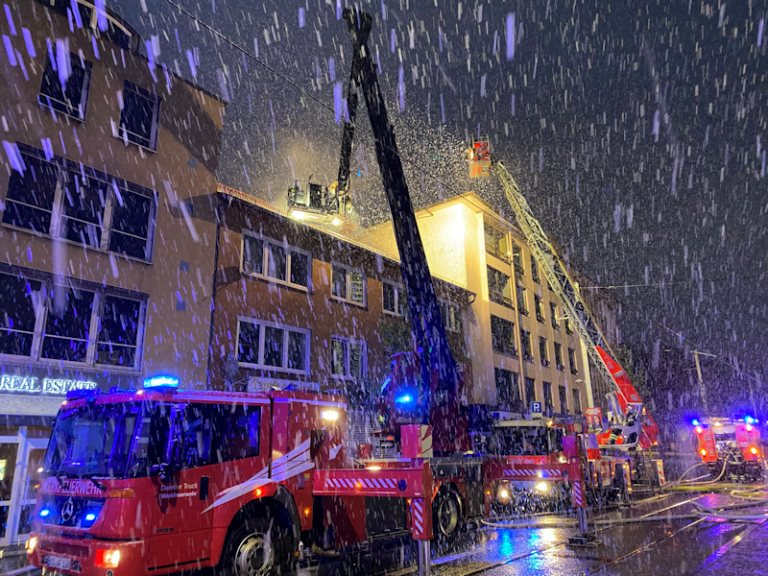 Dachstuhlbrand in der Friedrich-Ebert-Straße