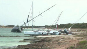 Heftige Unwetter: Jachten an Küste Mallorcas geschleudert