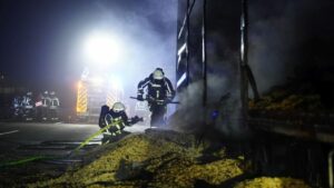 Gebrannte Mandeln nach LKW-Brand auf A49 in Nordhessen