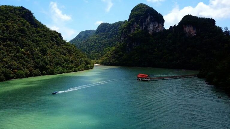 Entdecken Sie Langkawis verborgene Schätze aus der Vogelperspektive