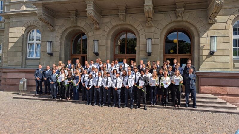 Graduierungsfeier Giessen scaled e1751777808110