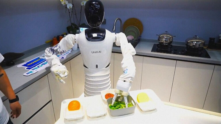 Hightech trifft Kulinarik: Roboter-Restaurant und Store eröffnen in Peking