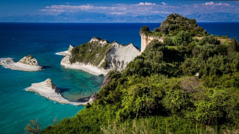 Drohnenansichten von Korfu: Epischer Flug über die historische griechische Insel