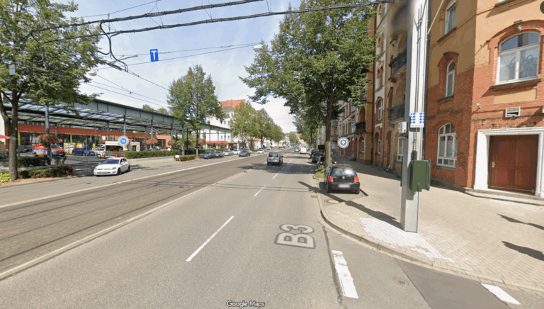 Mutmaßliches Autorennen in Kassel endet mit vier Verletzten und über 100.000 Euro Schaden